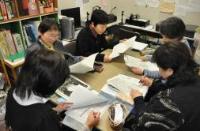 一字一句確認し、読み方の統一に努めています