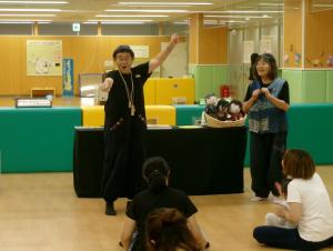 どっちの手にあるかな？