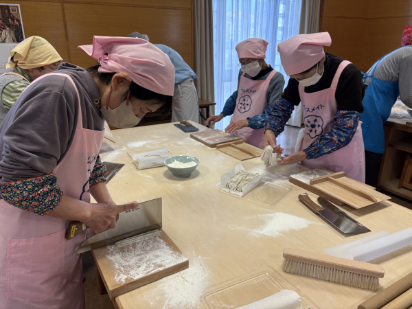 そば打ちの画像