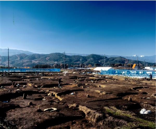 古代ロマンの扉を開ける人たち