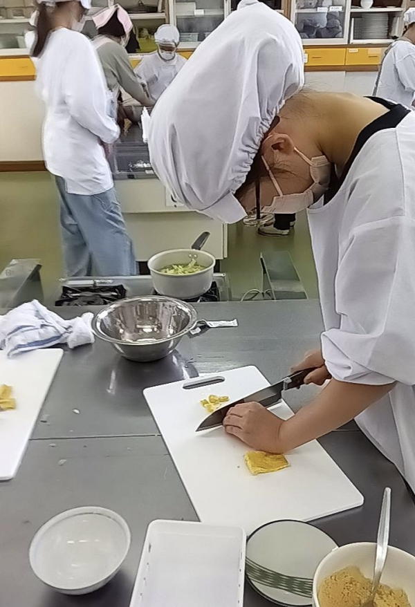 味噌汁作りの画像