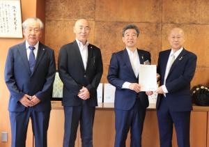 内閣総理大臣メッセージ伝達の様子