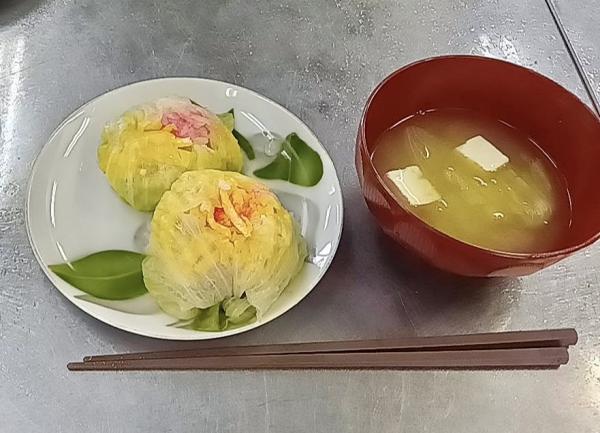 レタスの手まり寿司の画像