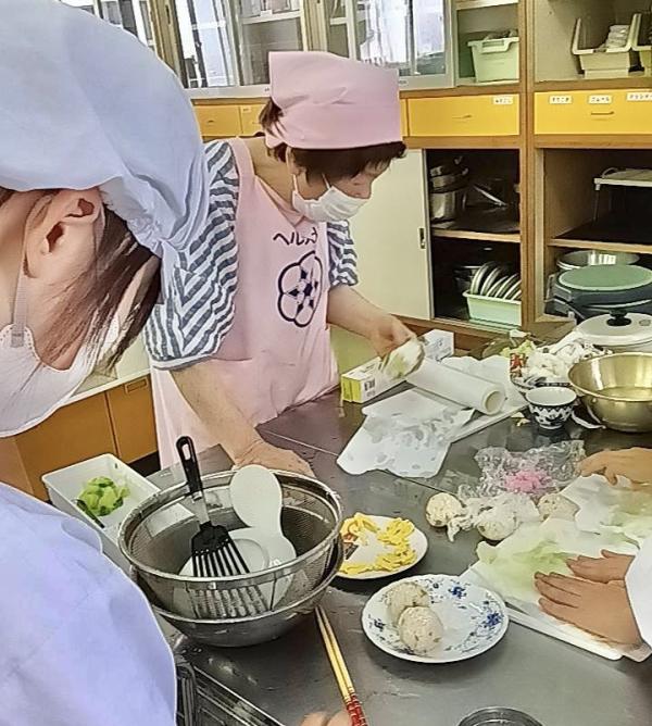 調理実習の画像
