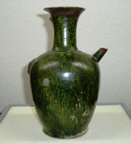緑釉水瓶 （県宝　平安時代）の写真