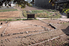 発掘された洗馬焼和兵衛窯跡の写真