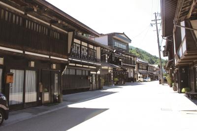 本通りの町並み