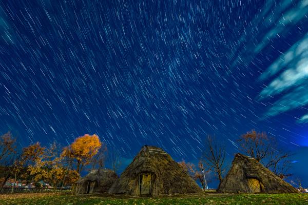 星空と復元住居